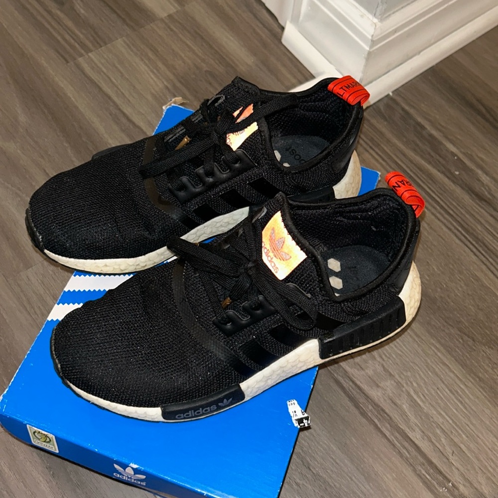 Adidas sneakers size 5 1/2 boys